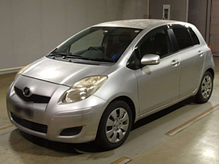 TOYOTA VITZ 2010