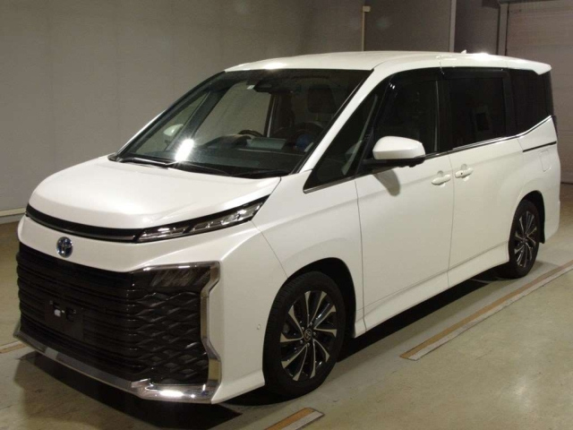 TOYOTA VOXY 2022