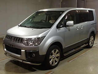 MITSUBISHI DELICA D5 2010