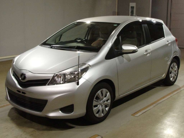 TOYOTA VITZ 2012