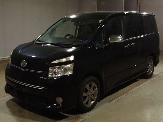 TOYOTA VOXY 2009