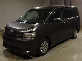 TOYOTA VOXY 2013