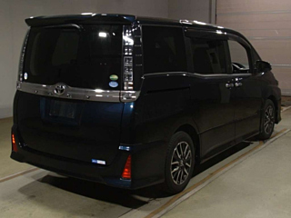 TOYOTA VOXY 2017