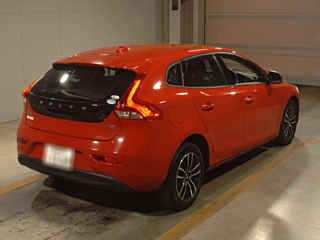 Заказать VOLVO V40