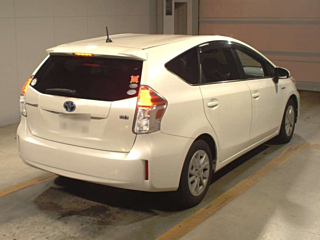 TOYOTA PRIUS ALPHA 2015