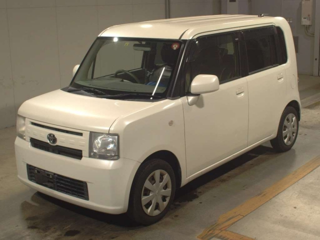TOYOTA PIXIS SPACE 2012