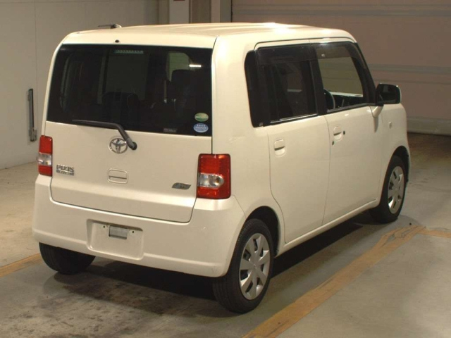 TOYOTA PIXIS SPACE 2012