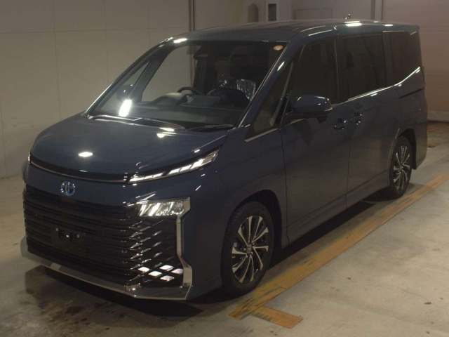 TOYOTA VOXY 2025