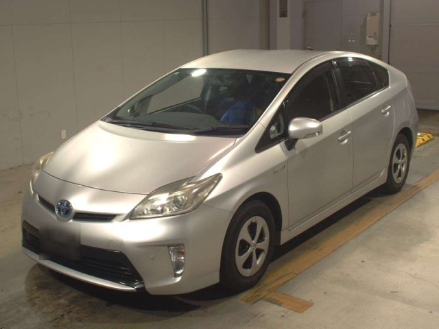 TOYOTA PRIUS 2013