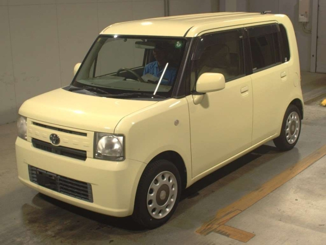 TOYOTA PIXIS SPACE 2014