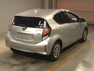 TOYOTA AQUA 2019