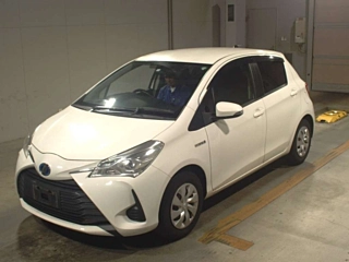 TOYOTA VITZ 2018