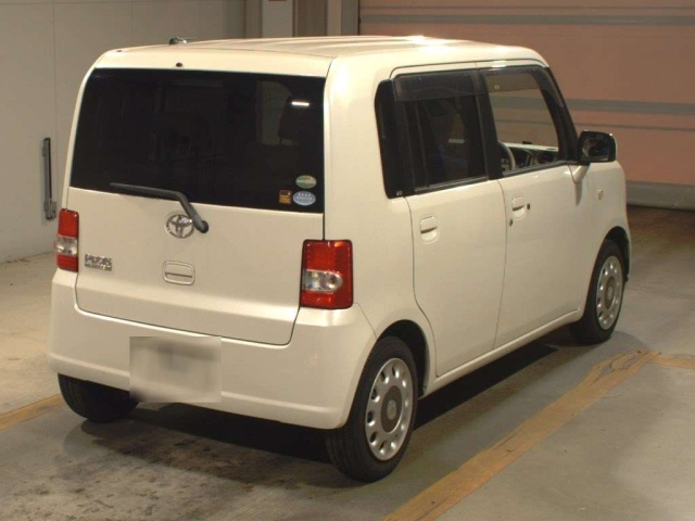 TOYOTA PIXIS SPACE 2015