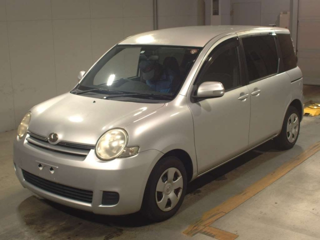 TOYOTA SIENTA 2010