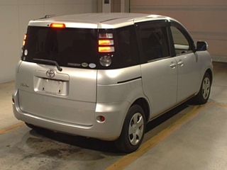 TOYOTA SIENTA 2010