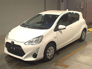 TOYOTA AQUA 2016