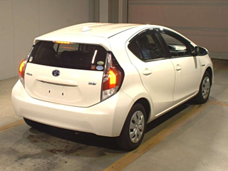TOYOTA AQUA 2016