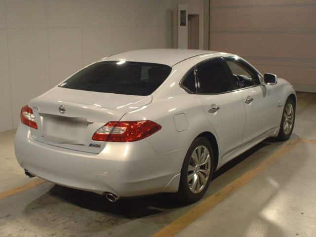 NISSAN FUGA 2014
