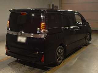 TOYOTA VOXY 2017