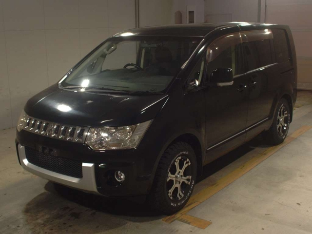 MITSUBISHI DELICA D5 2012