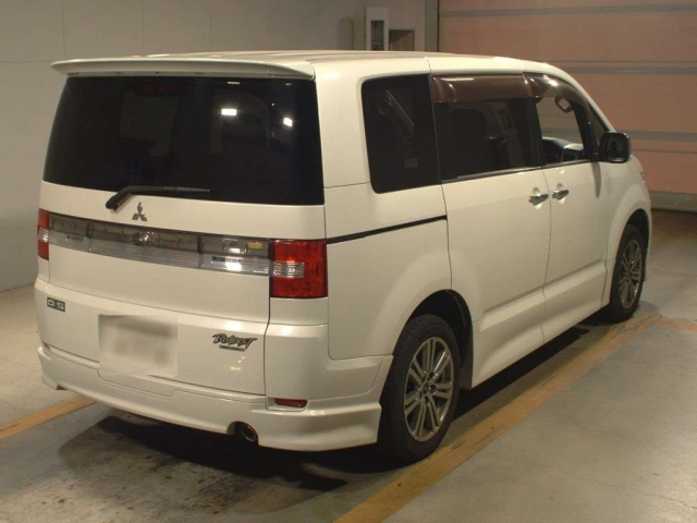 MITSUBISHI DELICA D5 2009