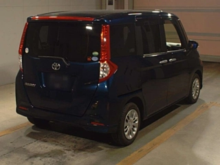 TOYOTA ROOMY 2017