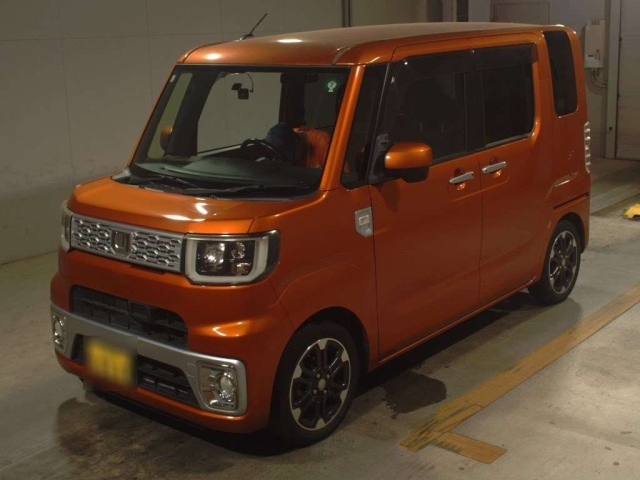 DAIHATSU WAKE 2015