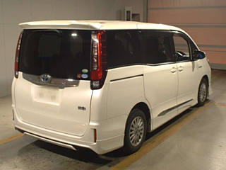 TOYOTA NOAH 2014