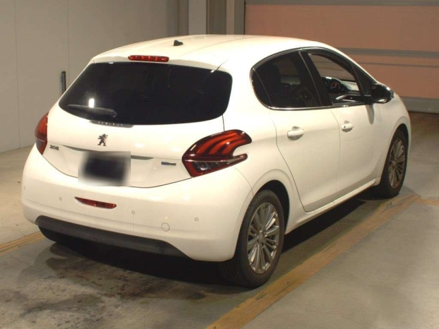 PEUGEOT 208 2018