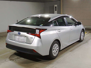 TOYOTA PRIUS 2021
