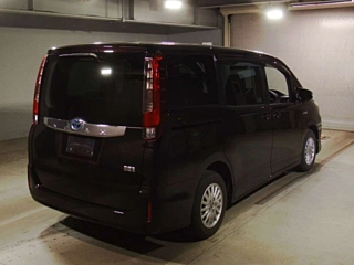 TOYOTA NOAH 2014