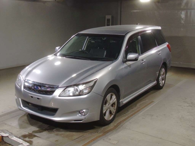 SUBARU EXIGA 2015