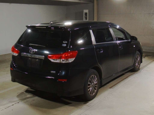 TOYOTA WISH 2010