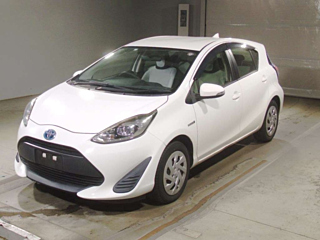 TOYOTA AQUA 2018