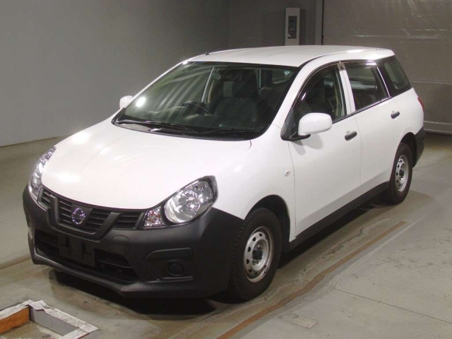 NISSAN AD 2020