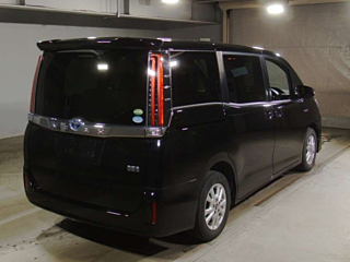 TOYOTA NOAH 2017