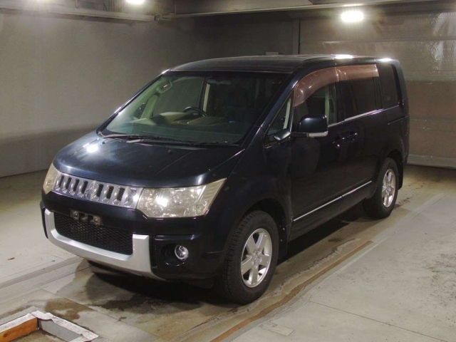 MITSUBISHI DELICA D5 2010