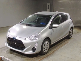 TOYOTA AQUA 2017