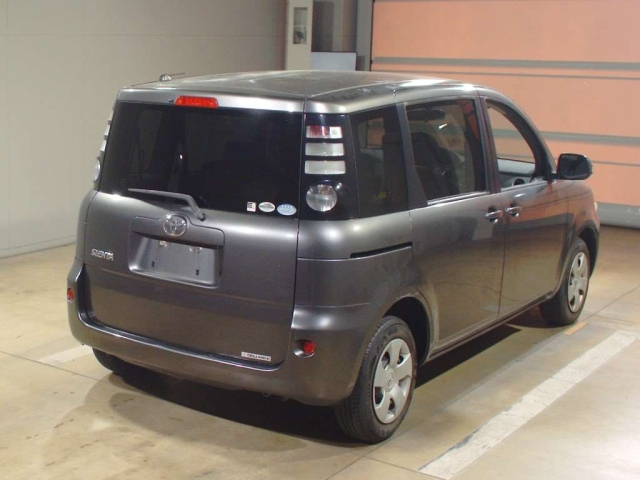 TOYOTA SIENTA 2010