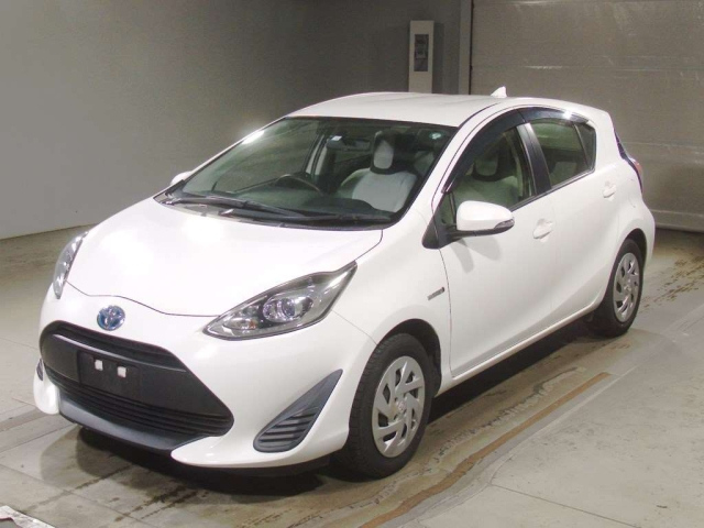 TOYOTA AQUA 2018