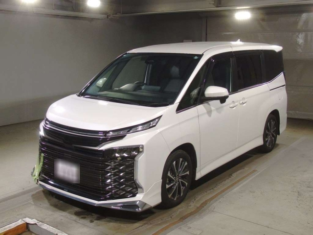 TOYOTA VOXY 2023