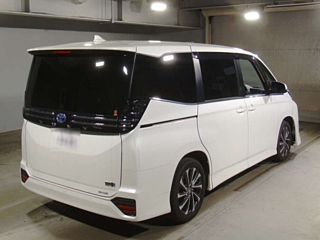 TOYOTA VOXY 2023
