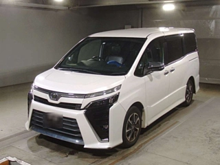 TOYOTA VOXY 2018