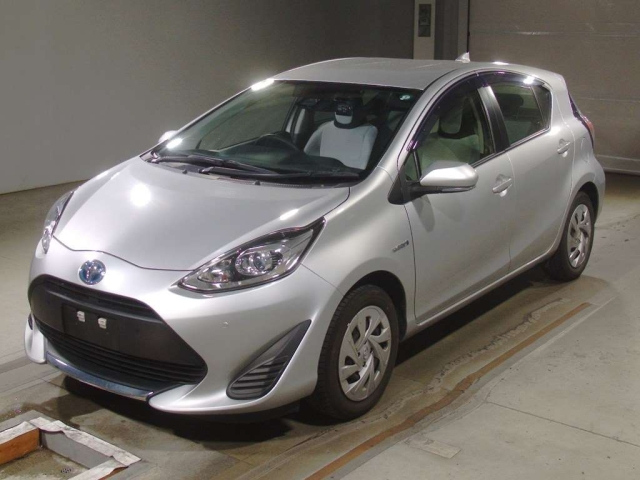 TOYOTA AQUA 2020