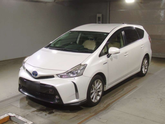 TOYOTA PRIUS ALPHA 2014