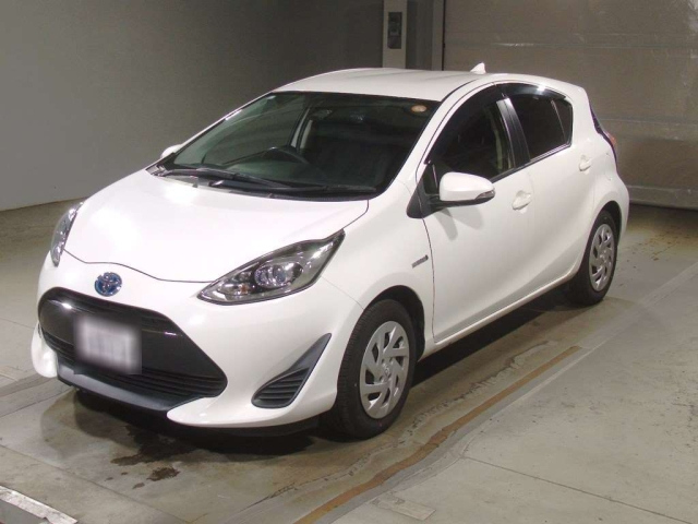 TOYOTA AQUA 2019
