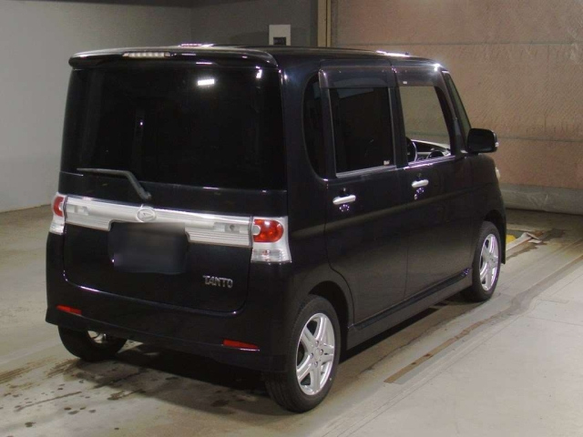 DAIHATSU TANTO 2010