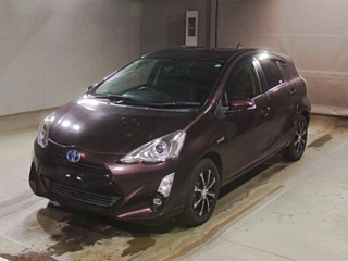 TOYOTA AQUA 2016