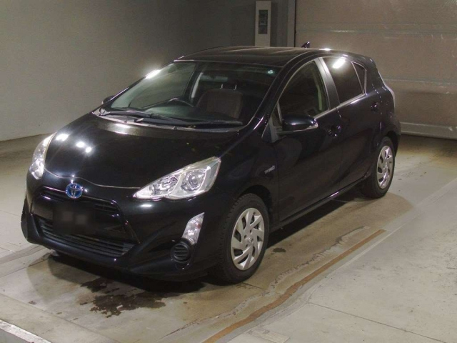 TOYOTA AQUA 2015