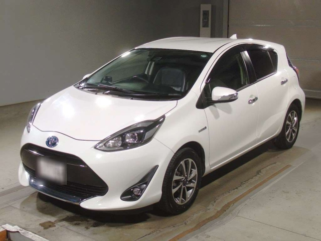 TOYOTA AQUA 2017